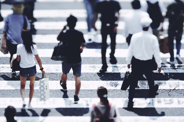 许多人穿过日本大阪图片下载