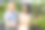 亚洲老年父亲和成年女儿一起在植物商店购买植物。图片下载