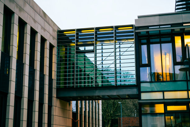 欧洲现代建筑立面建筑。图片下载