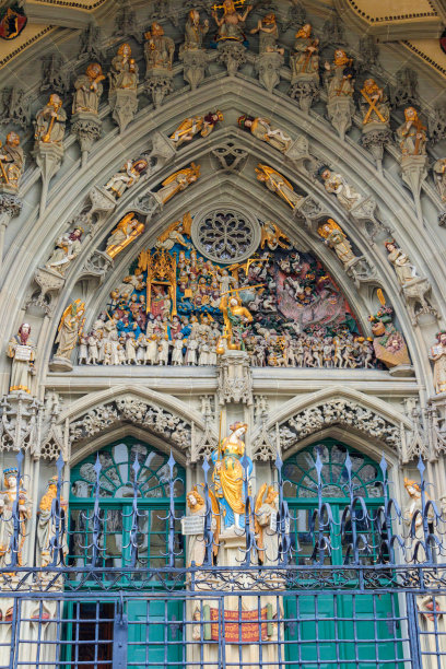 瑞士伯尔尼大教堂(伯尔尼大教堂)主要入口的细节图片下载