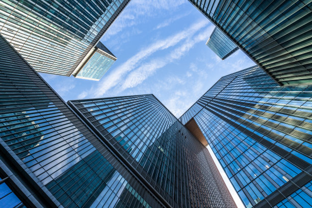 东京现代建筑的玻璃建筑图片下载