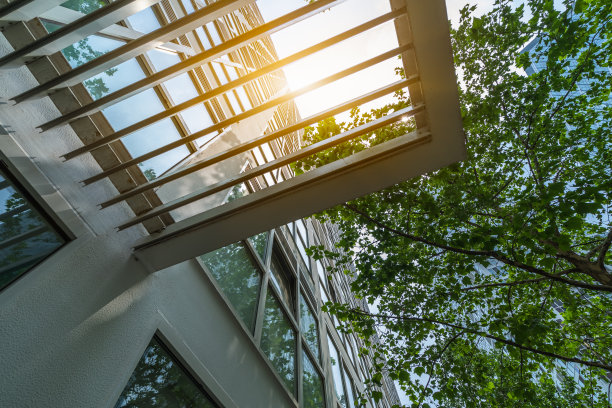 绿色的现代办公楼图片下载