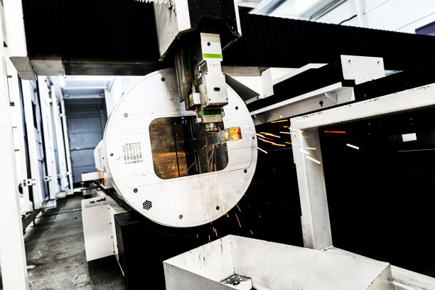 数控激光切割金属方管。图片下载