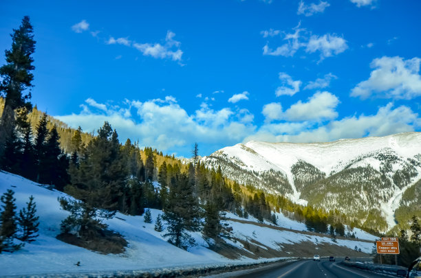冬季山路图片下载