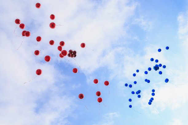 在节日里放飞的气球。图片下载
