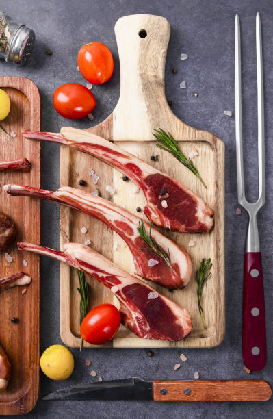 新鲜美味的战斧羊排图片下载