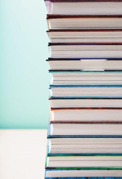 世界图书与版权日，蓝薄荷背景下的教育理念。图片下载