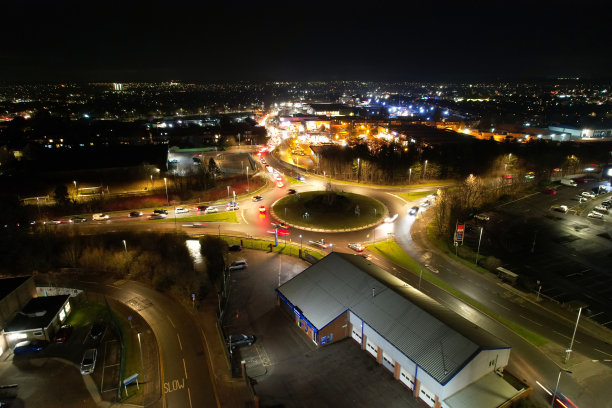 道路和交通的照明鸟瞰图图片下载