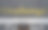 站在道路上的人，通过筛选安慰用语和挑战用语来克服挑战和障碍的概念。图片下载