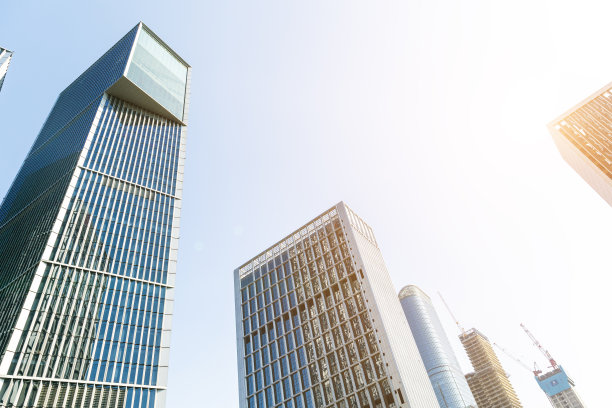 办公楼，低角度视野图片下载