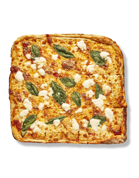 美味的方形玛格丽塔披萨马苏里拉奶酪番茄罗勒图片下载