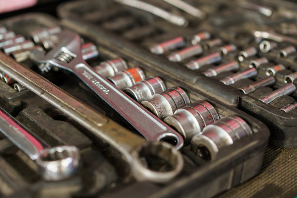 在工具箱背景中关闭机械设备部分图片下载