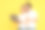 微笑的千禧白人男子拥抱女子在白色t恤，看着笔记本电脑进行视频通话图片下载