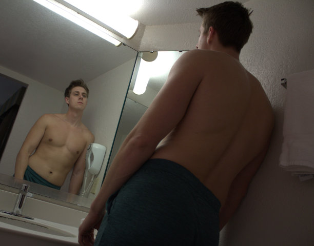 男性健身前图片下载