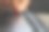 工人用尺子和记号笔在金属片上画直线图片下载