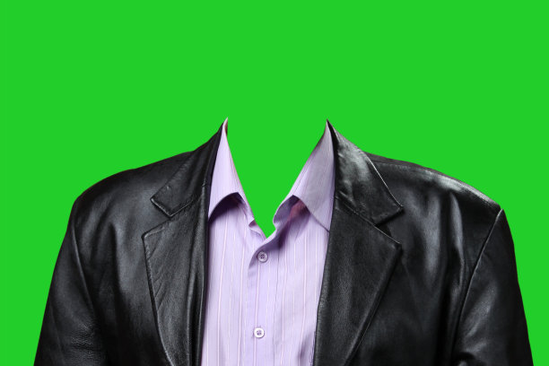 皮夹克，浅衬衫孤立在绿色背景。图片下载