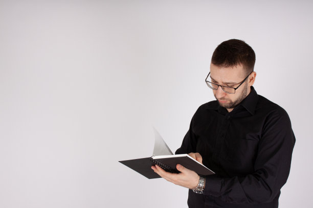 老师面前是白色的背景图片下载