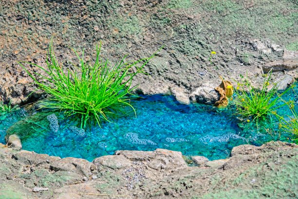 蓝染溪水图片下载