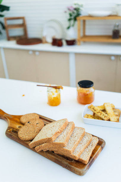 早餐是果酱和面包图片下载