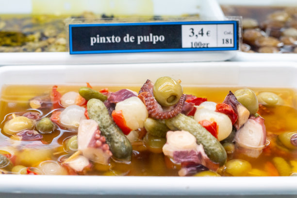 西班牙瓦伦西亚中央市场的Pintxo de Pulpo图片下载