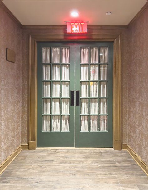 紧急出口门图片下载