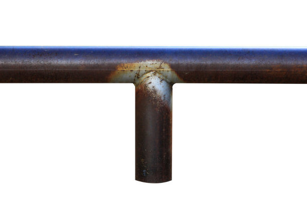 大的圆形铁棒被焊接在一起，隔离在白色背景上，并有切割路径。选择重点。图片下载