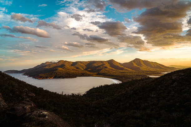 酒杯湾的晚霞图片下载
