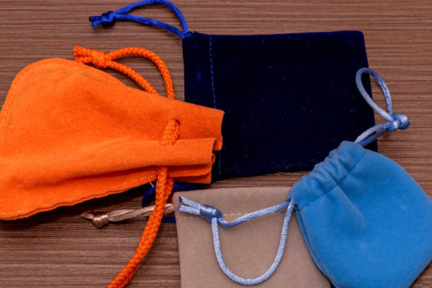 彩色丝绒小袋图片下载