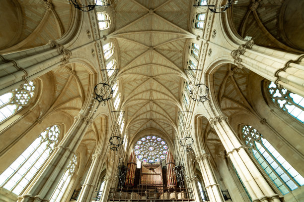 圣母和圣菲利普·霍华德英格兰阿伦德尔大教堂图片下载