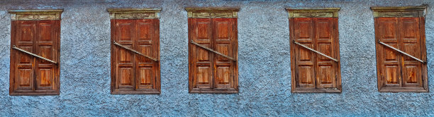 带百叶窗的旧窗户图片下载