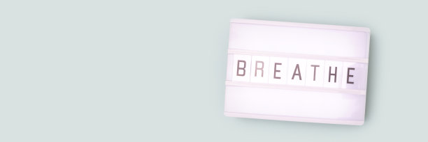 词呼吸。带有灯箱的横幅。图片下载
