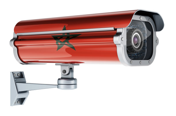 带有摩洛哥国旗的监控摄像头。三维渲染图片下载