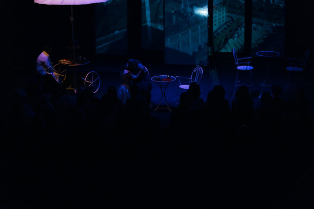 戏剧表演的开始图片下载