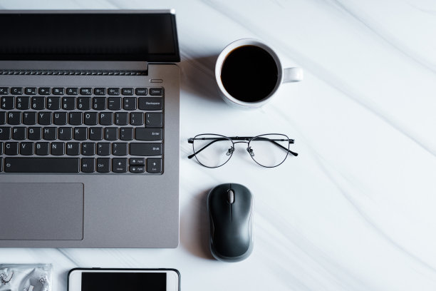 办公桌，时尚的工作空间在家里图片下载