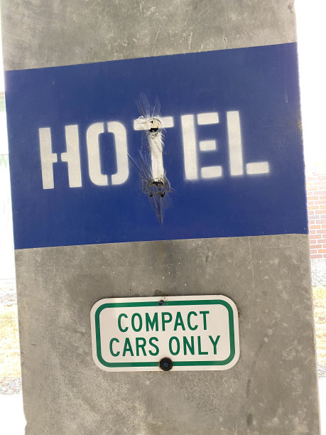 酒店和紧凑型轿车只签字图片下载