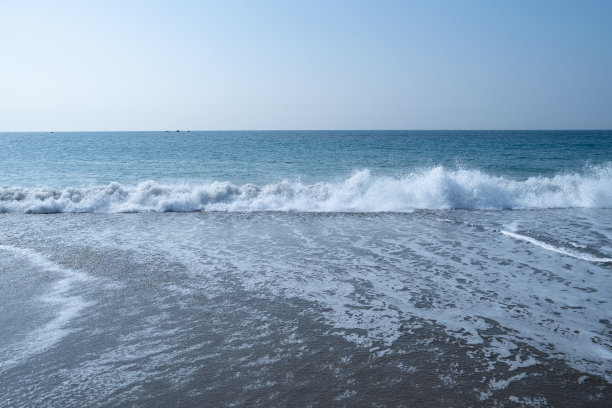 海浪拍打图片下载