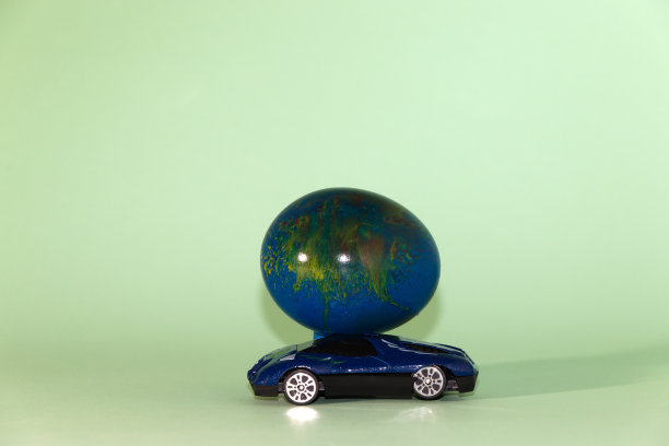 生态复活节设计，彩蛋大地，创意艺术设计，绿色背景图片下载