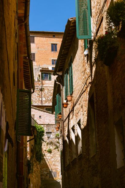 蒙特普尔西亚诺的窄巷图片下载