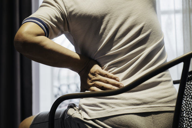 背部疼痛图片下载