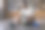 黑人男子在家中运动训练前观看笔记本电脑上的视频教程图片下载
