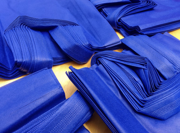 折叠的手提袋堆叠图片下载