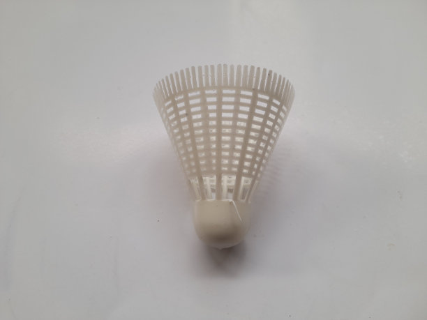 塑料羽毛球毽子顶部视图在白色背景。图片下载