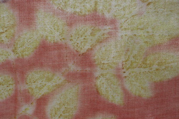 纹理背景的自然黄和白叶子从生态印刷过程。图片下载