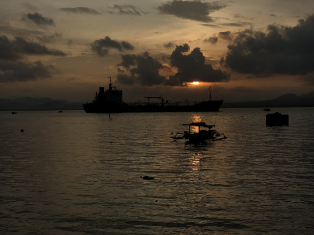 黑暗，夕阳，乌云图片下载