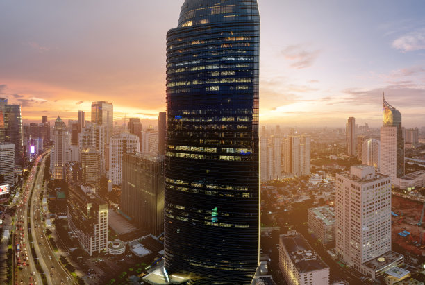 黄金时段雅加达城市鸟瞰图。图片下载