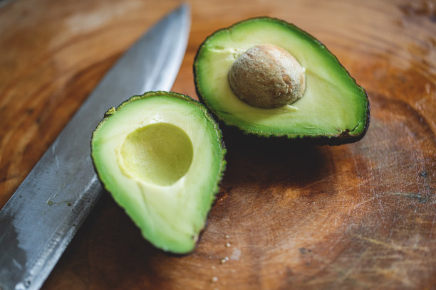 牛油果和生菜沙拉图片下载