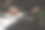商务人士对书本的阅读和写作。教育研究知识发展和认知学习理念。图片下载