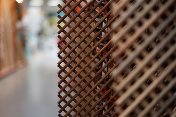 木制屏风零件在商店出售图片下载