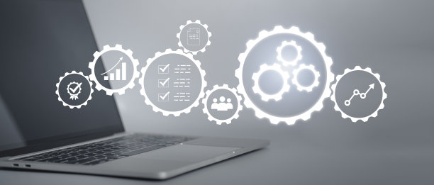 运营管理业务流程控制优化工业技术和工作流概念。解决问题，高性能，质量控制。笔记本电脑与虚拟齿轮图标。图片下载