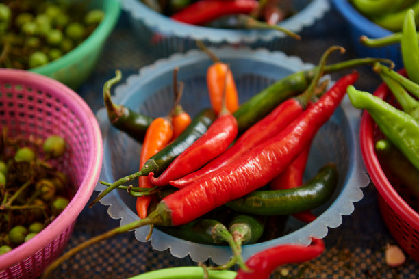 市场上出售的红辣椒图片下载